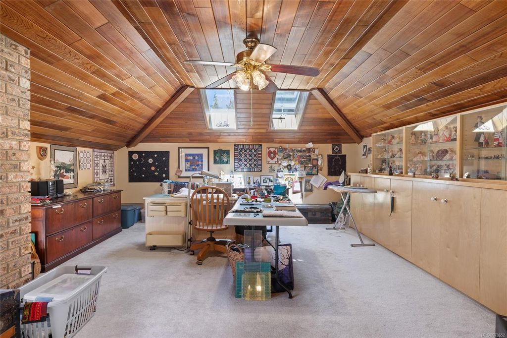 listing image 16048382412019518361