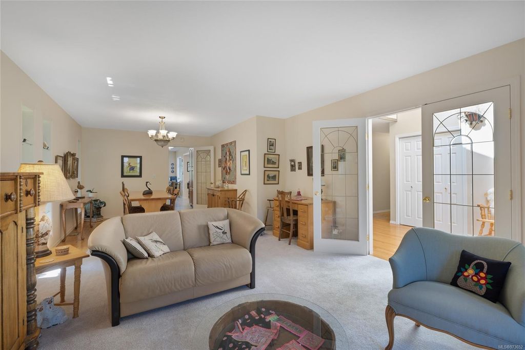 listing image 16042918228397777042