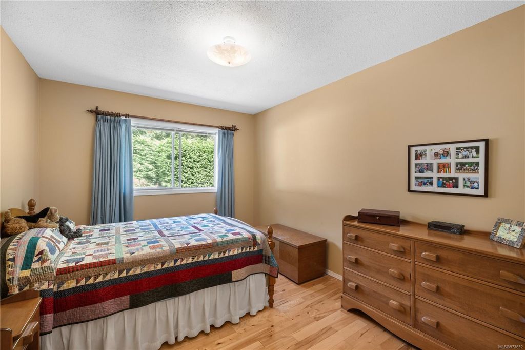 listing image 16041669607614522440