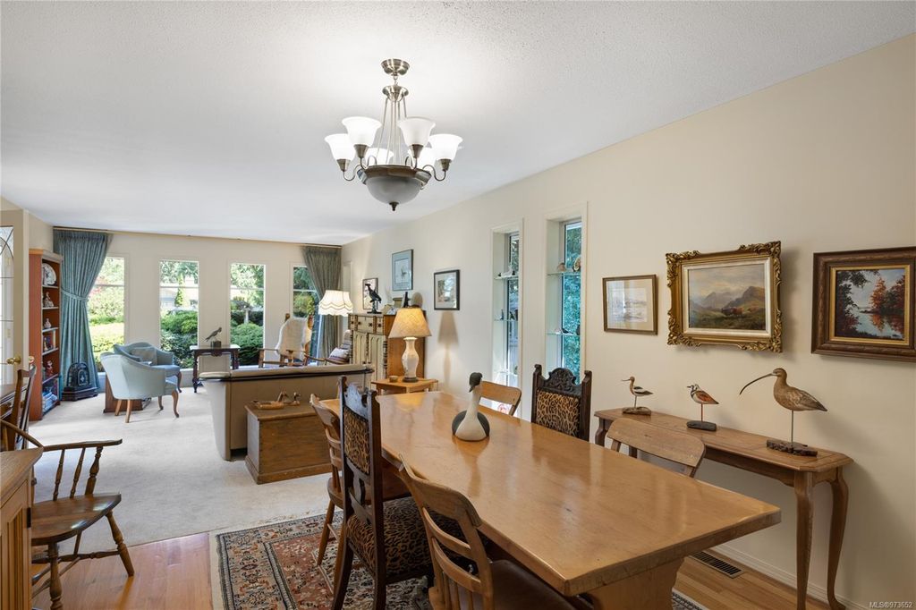 listing image 16047392890843770316