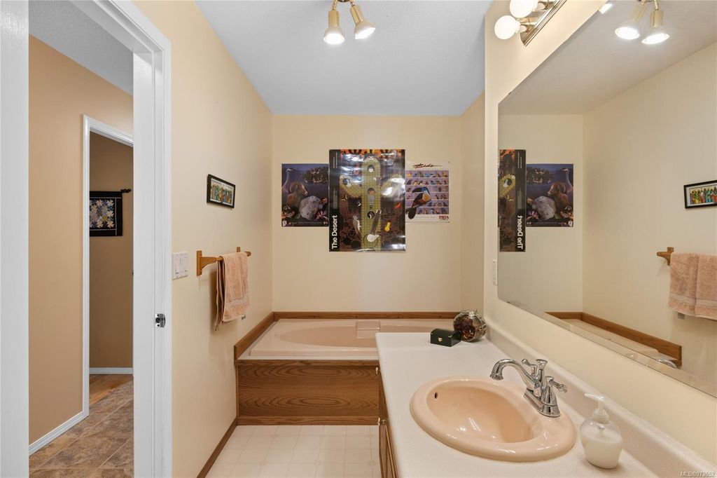 listing image 16041686062869949770