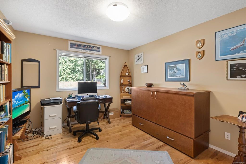 listing image 16042921761619915256