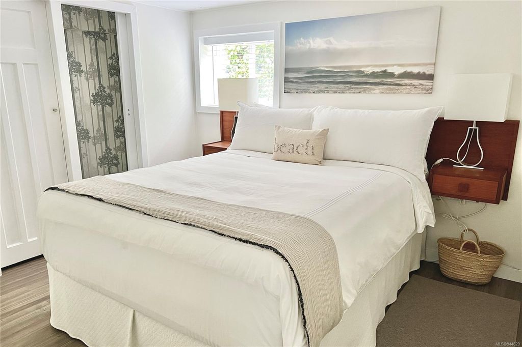 listing image 16042579899458981096