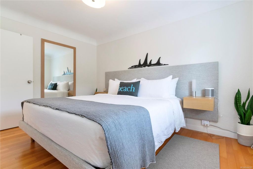 listing image 16043747969538267129