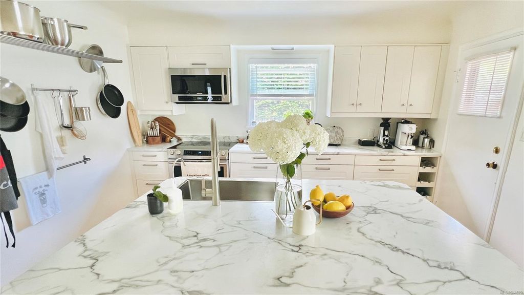 listing image 16044736972185871261