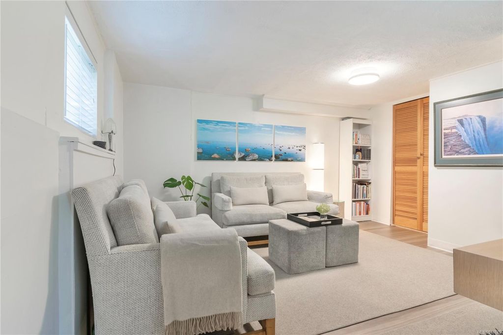 listing image 16044256729688129472