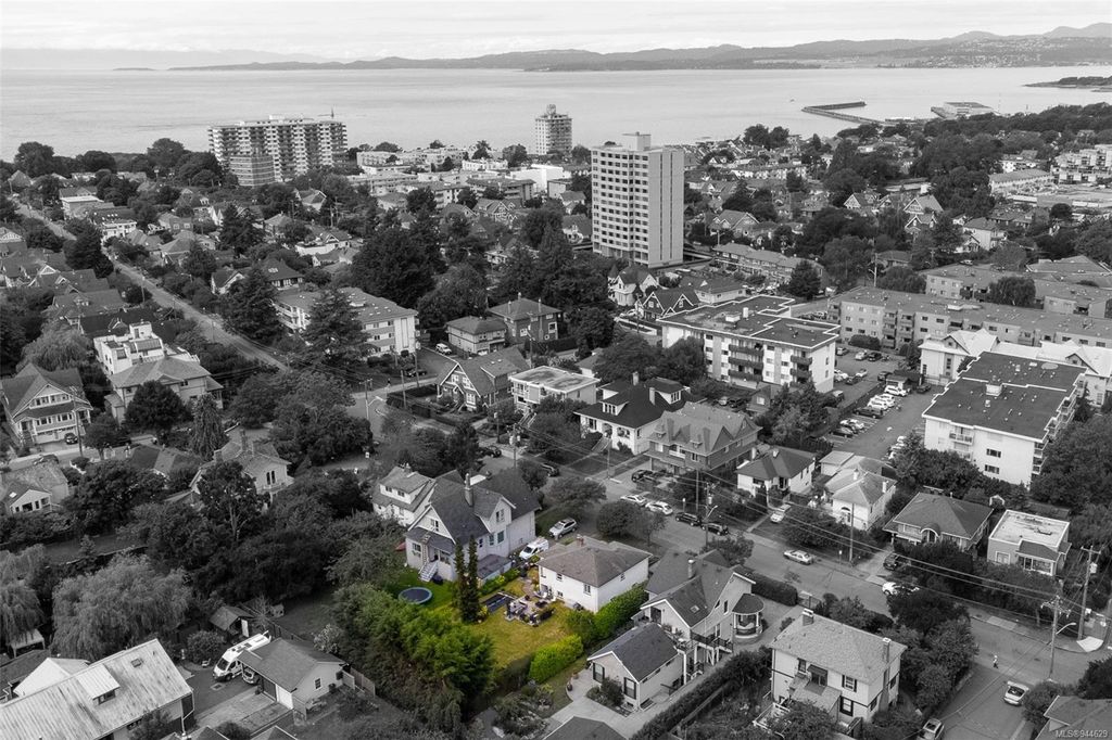 listing image 16046673479362683483