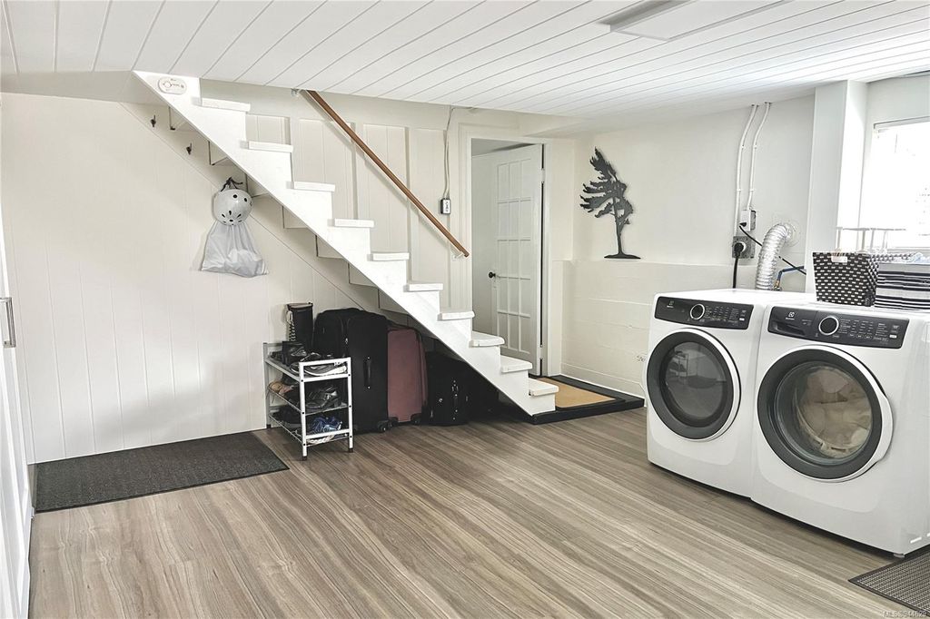 listing image 16042804364721262781