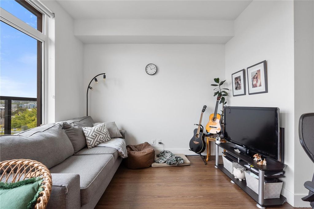 listing image 16046351676998831593