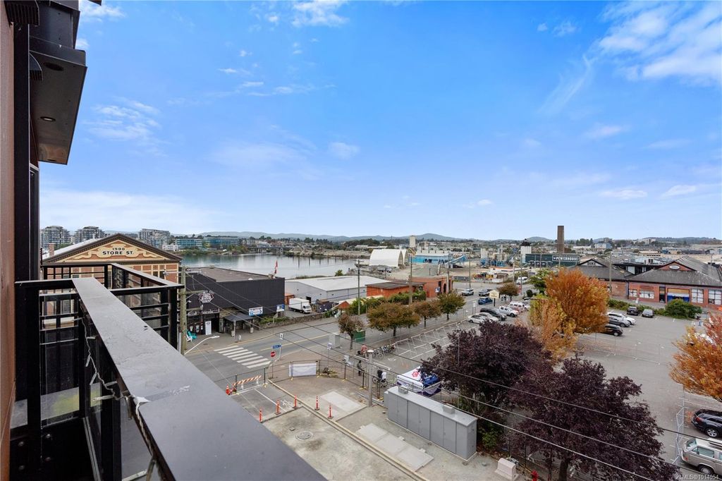 listing image 16043739526806021835