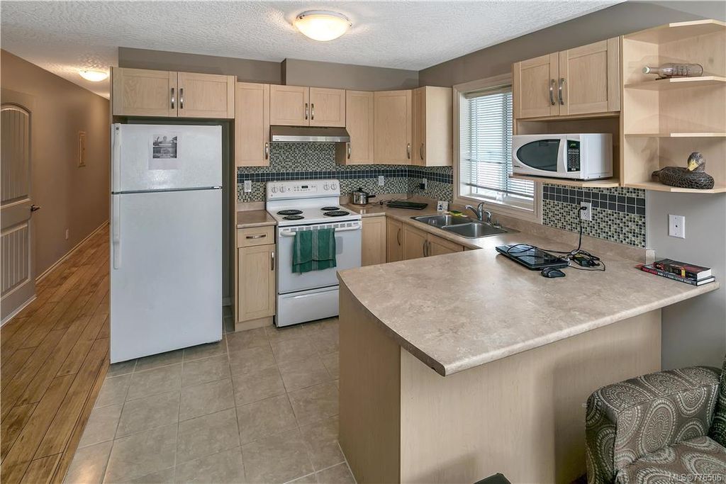 listing image 16045213644773825928