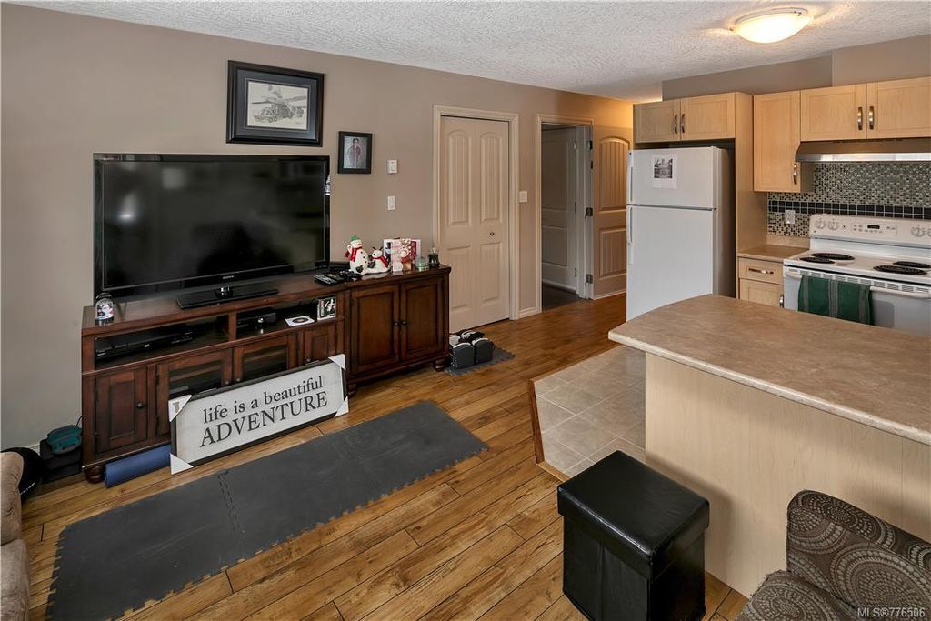 listing image 16046754094718512193