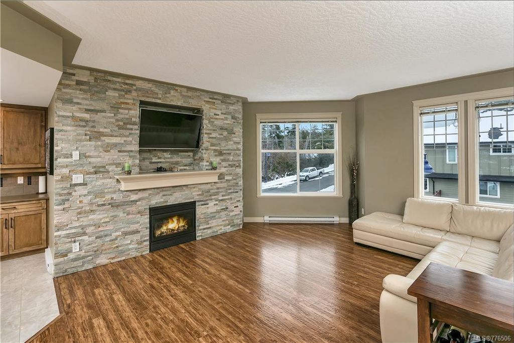 listing image 16044624066997146891