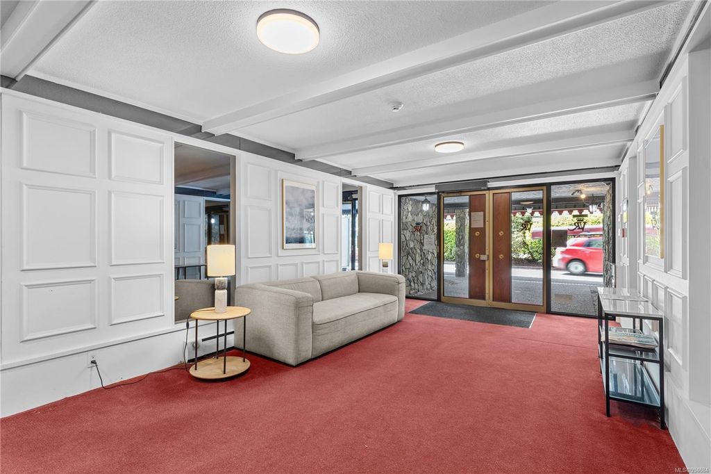 listing image 16042877801383938210