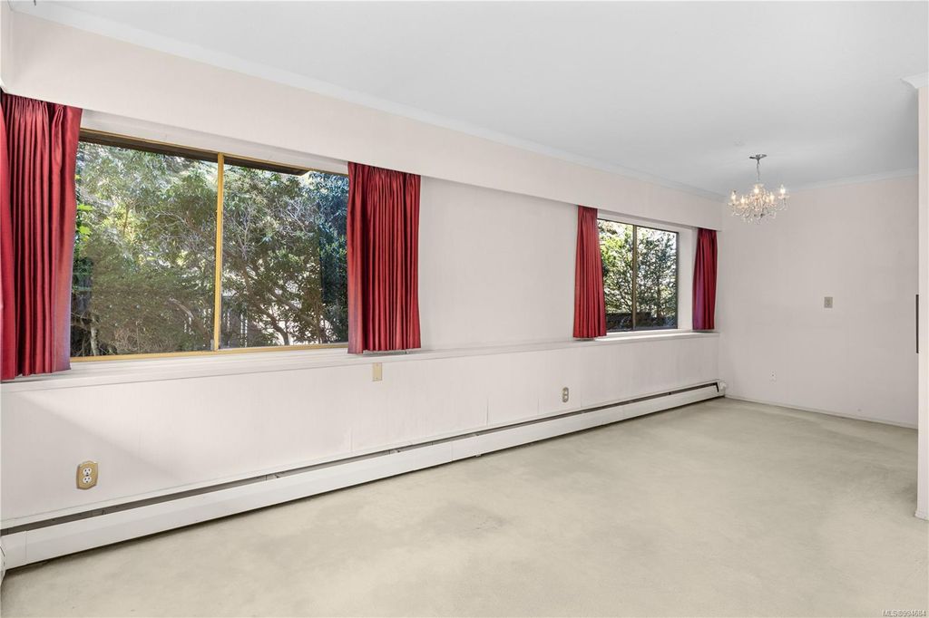 listing image 16048962764678306467