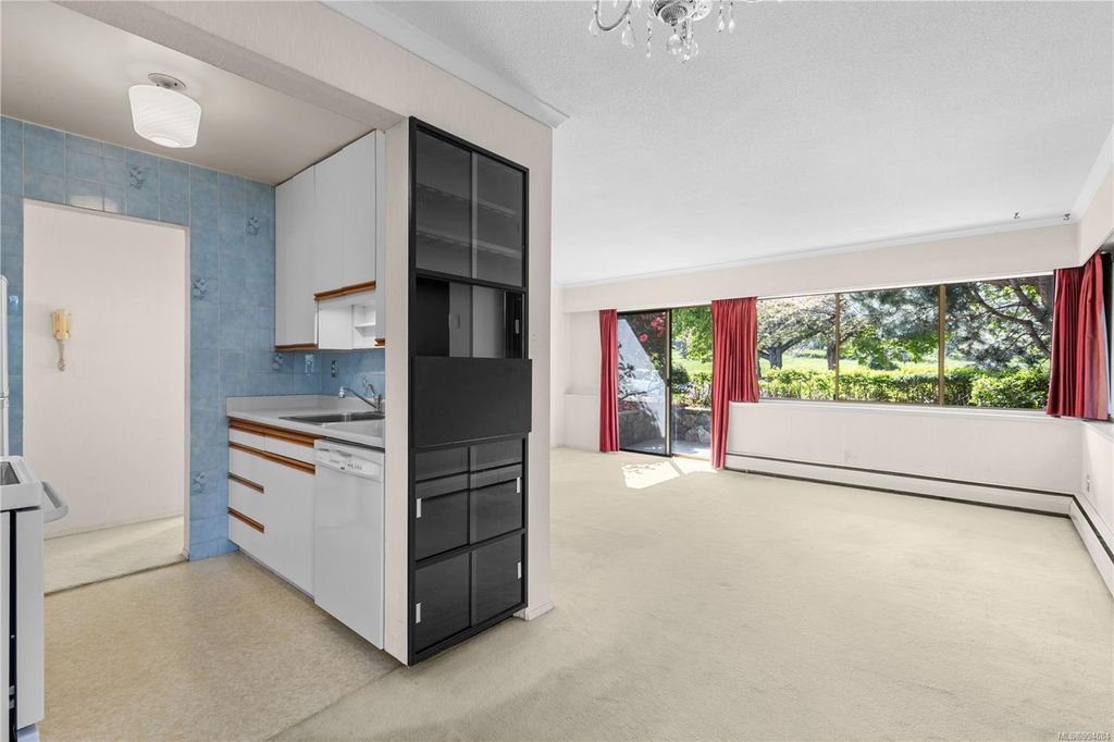 listing image 16042152681193974351
