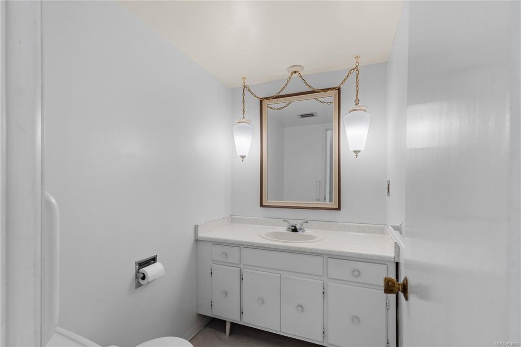listing image 16042323514709796062