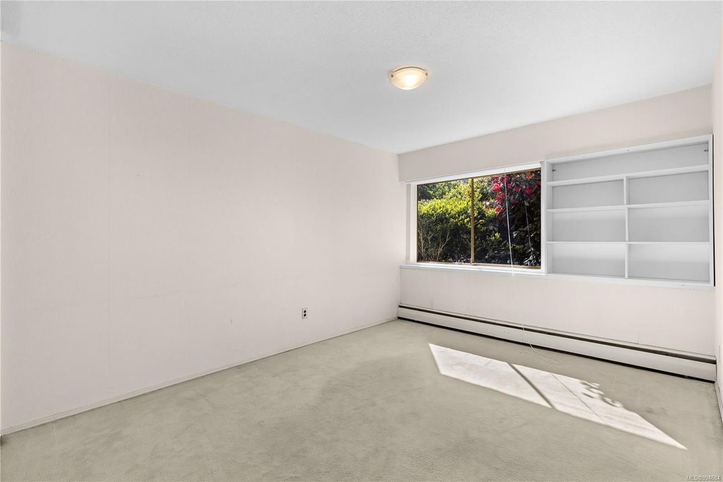 listing image 16045796589691055693