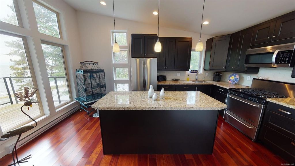 listing image 16041213157292275016