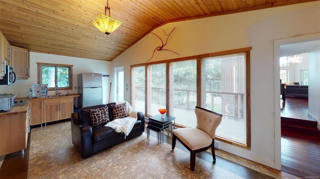 listing image 16042310419044785047