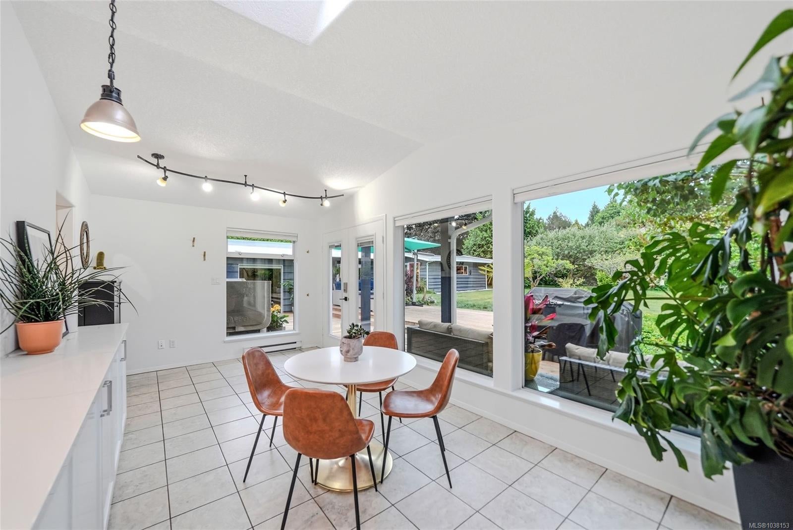 221 Elizabeth Ave