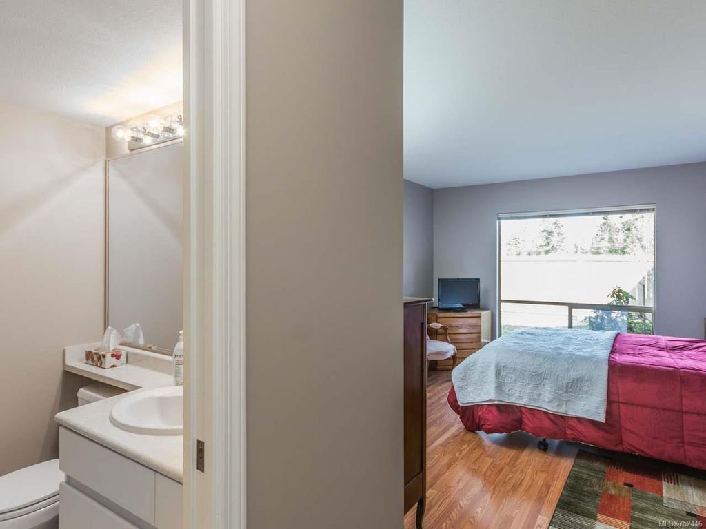 listing image 16042373860573431316