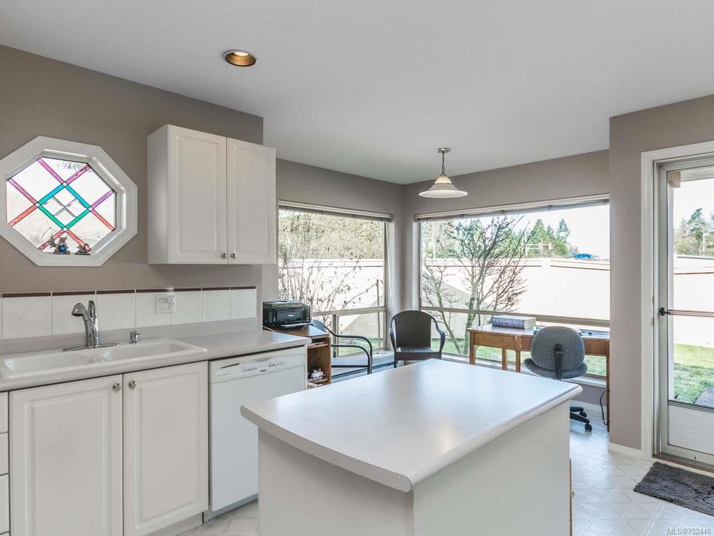 listing image 16049584467526935846