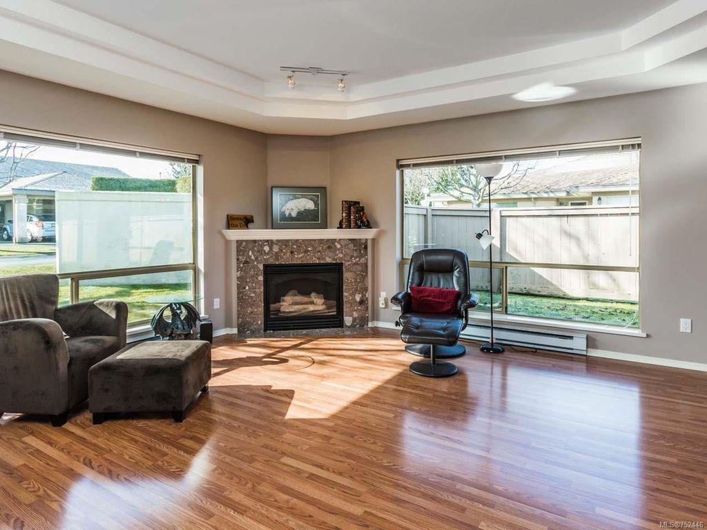 listing image 16048862840533976774