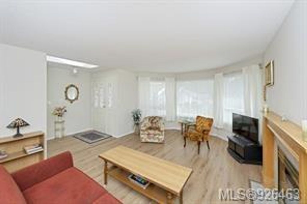 listing image 16040855809581082551