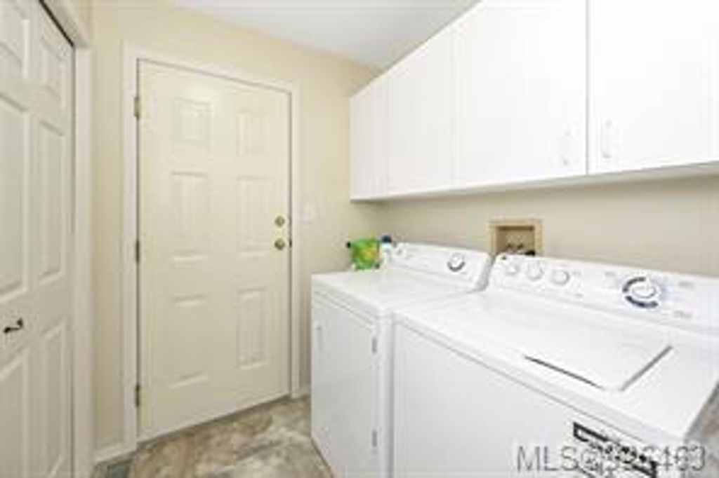 listing image 16048906575388111271