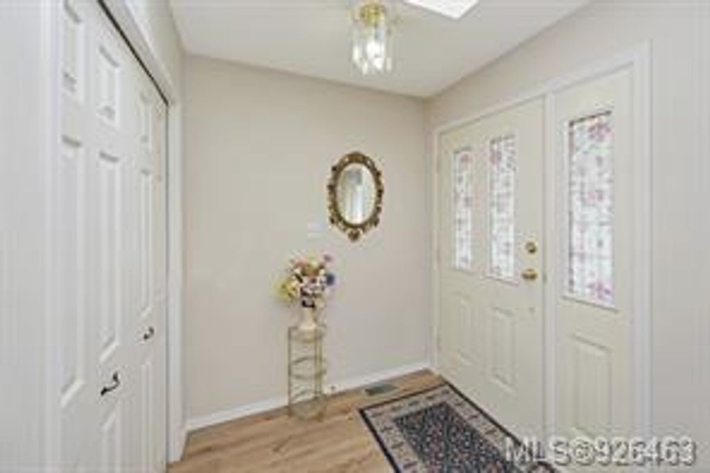 listing image 16048167876358723660