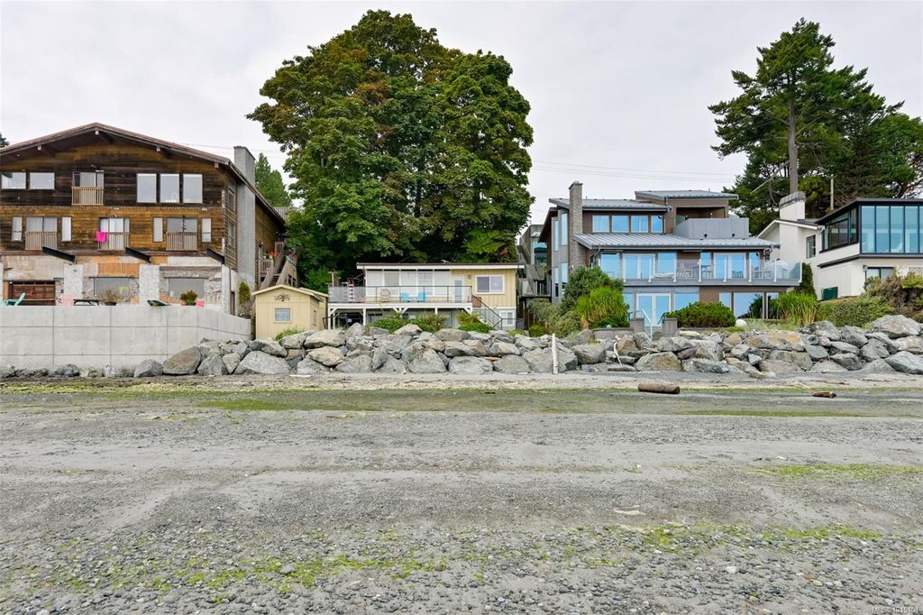 listing image 16048613249137759199