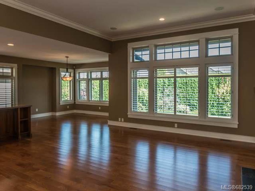 listing image 16043969423001347486