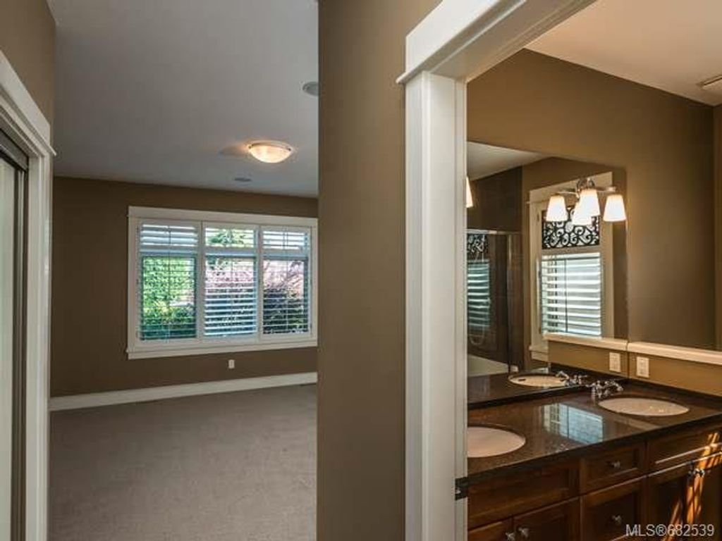 listing image 16043194084692105268