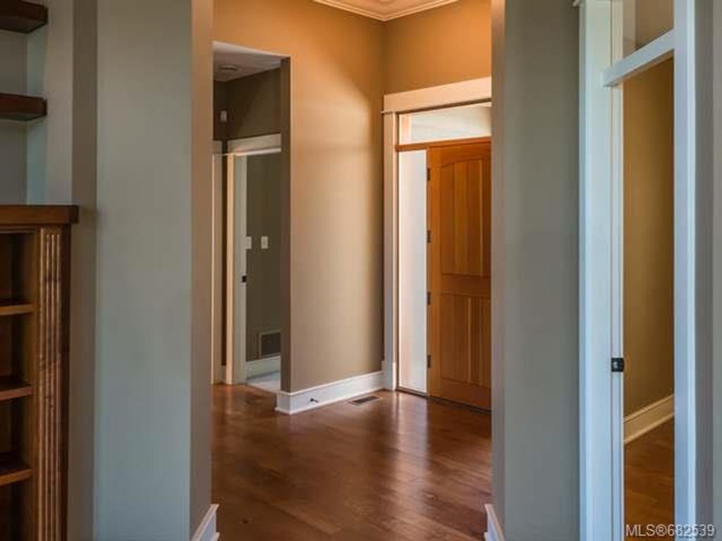 listing image 16046355605805291049