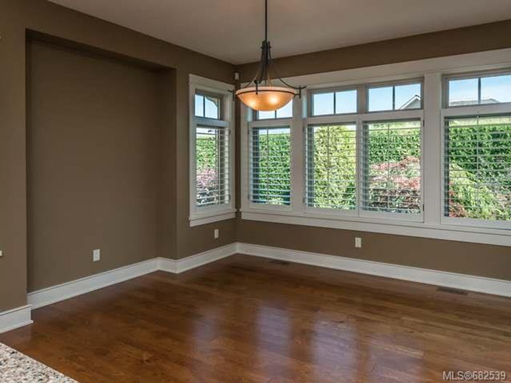 listing image 16047454509746599130