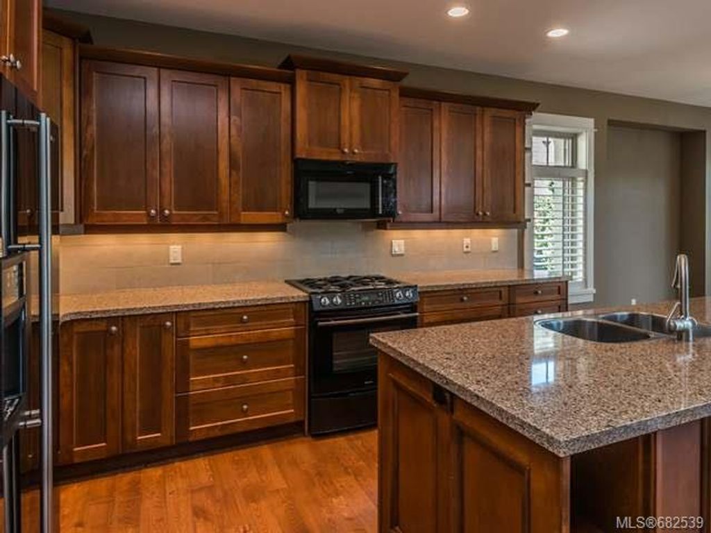 listing image 16044465131290206776