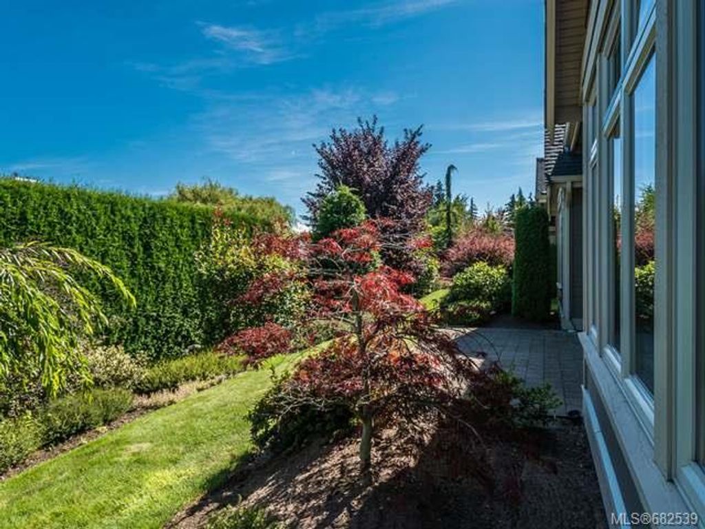 listing image 16040553941714574891