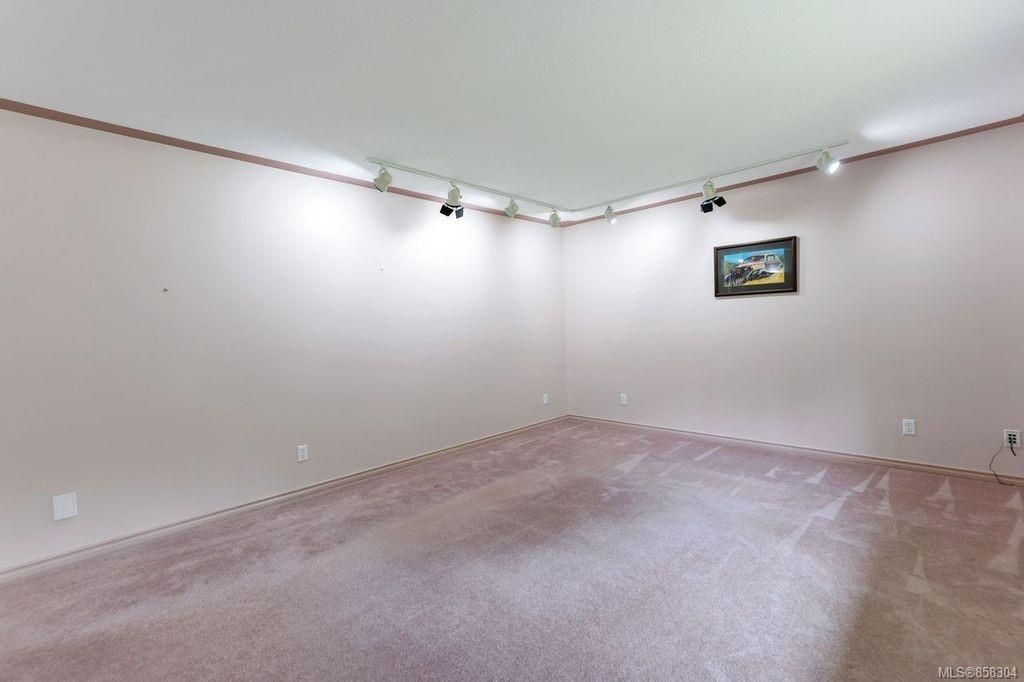 listing image 16042045072095746639