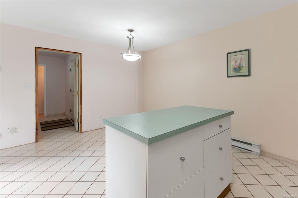 listing image 16048288792084314124