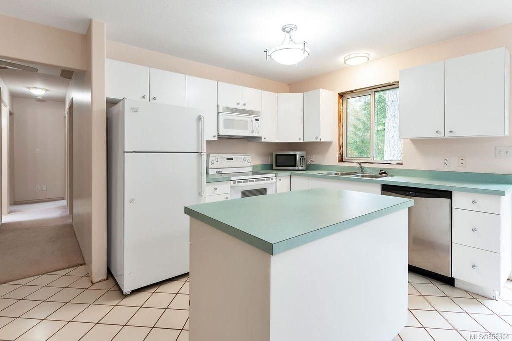 listing image 16049450971611420875