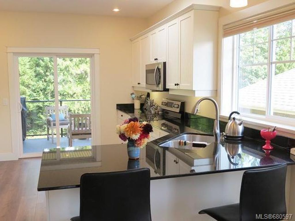 listing image 16045544206454171501