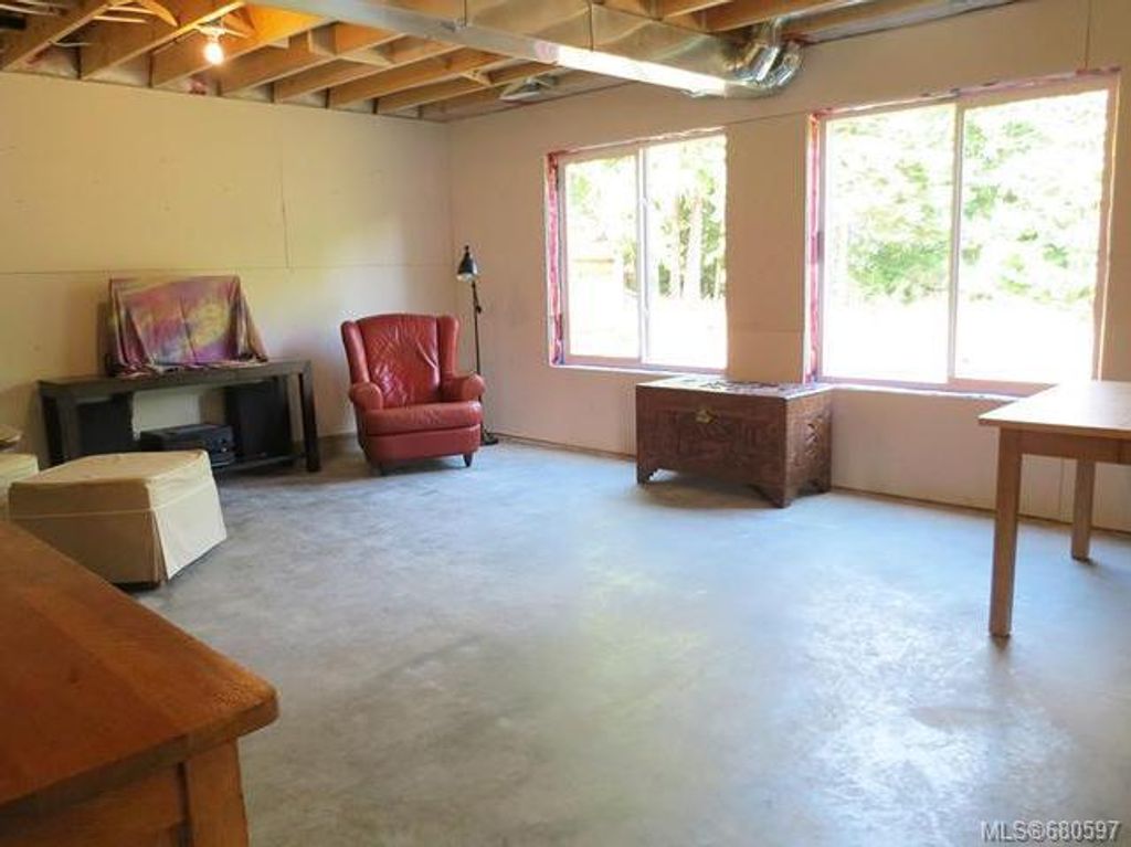 listing image 16048243980856126443