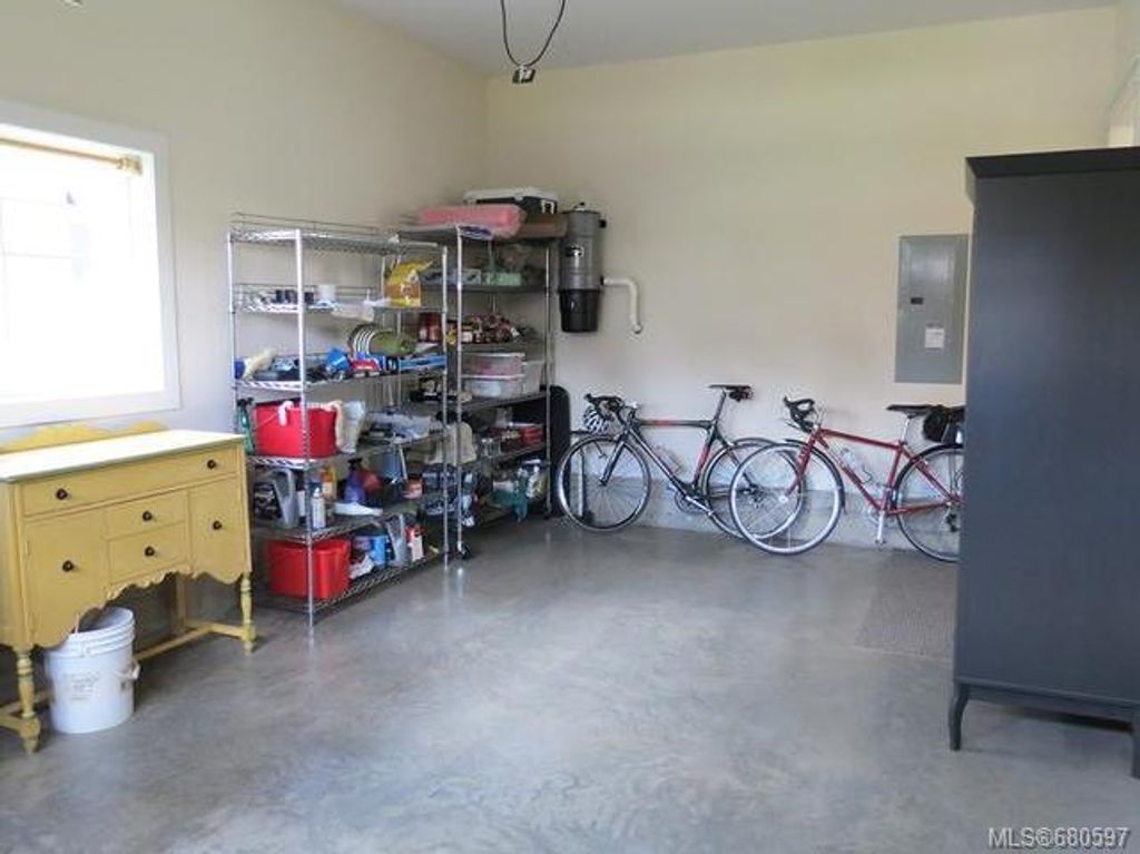 listing image 16048009149794953278