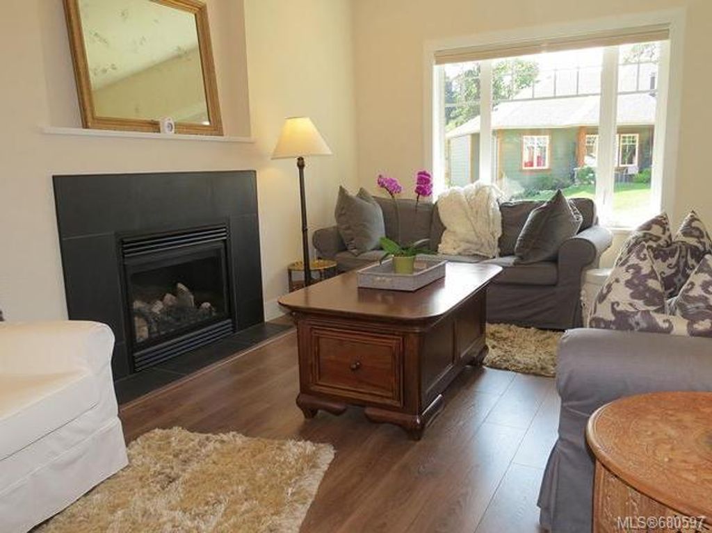listing image 16043484796936226235