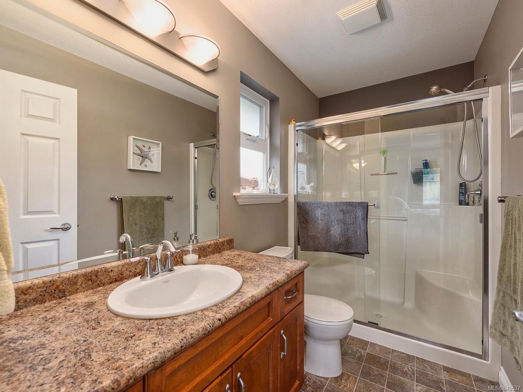 listing image 16044206833649553058