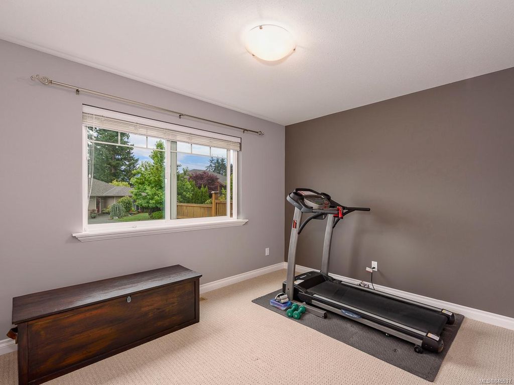 listing image 16045369448655648258