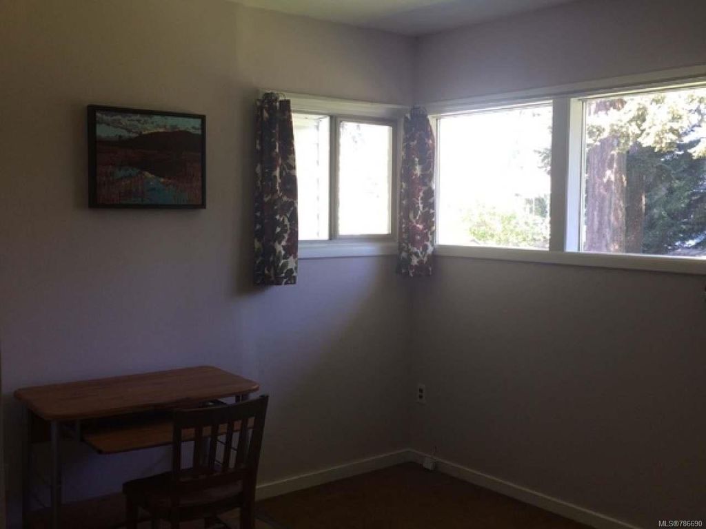 listing image 16046559042428628167