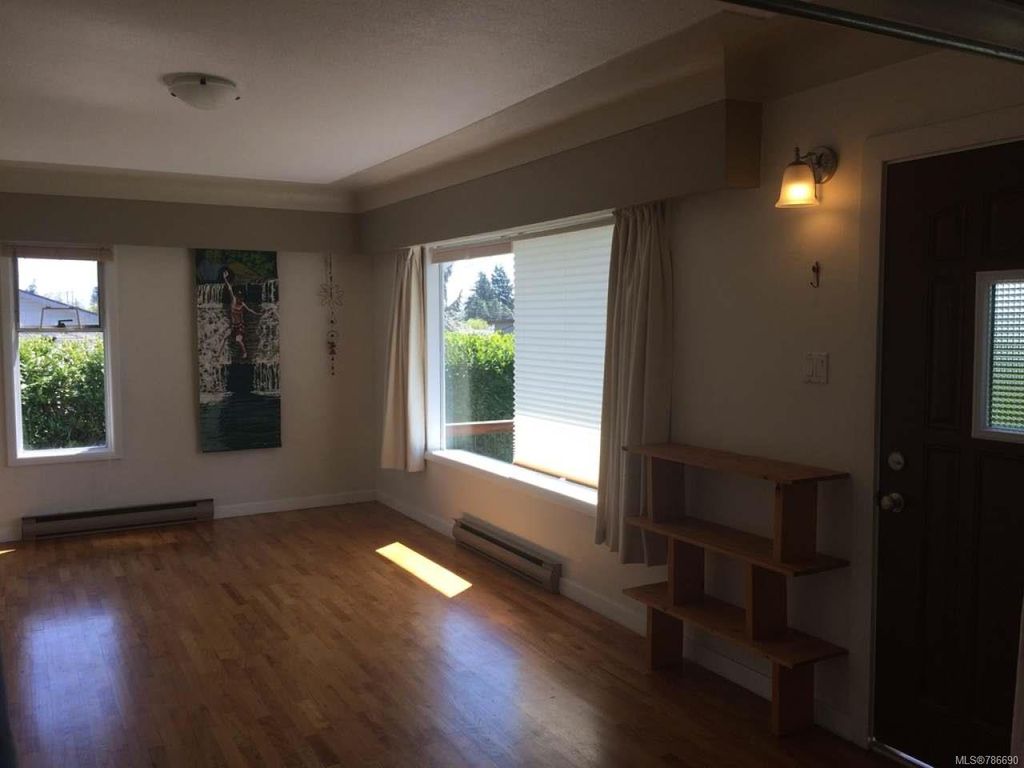 listing image 16045730947385958231