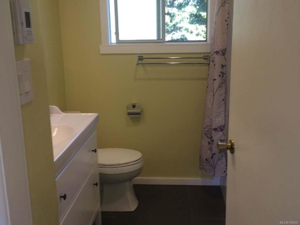 listing image 16042887165943922600